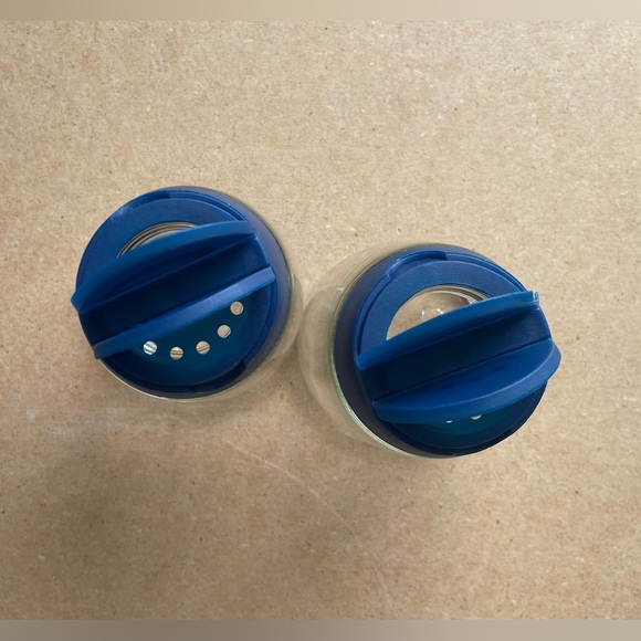 IKEA spice shake or pour salt/pepper jars - Picture 2 of 10